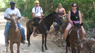 TOUR A CABALLO en San Andrés reservas- www.detourtravel.co +57 3186163346