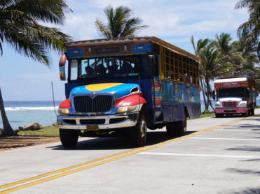 VUELTA A LA ISLA EN CHIVA en San Andrés reservas- www.detourtravel.co +57 3186163346